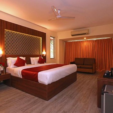 Hotel Shantidoot, Dadar Mālād Exteriör bild